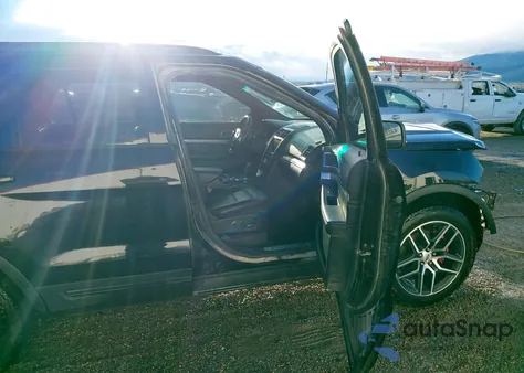 2016 Ford Explorer Sport z USA, uszkodzony, nr VIN 1FM5K8GT7GGC33952